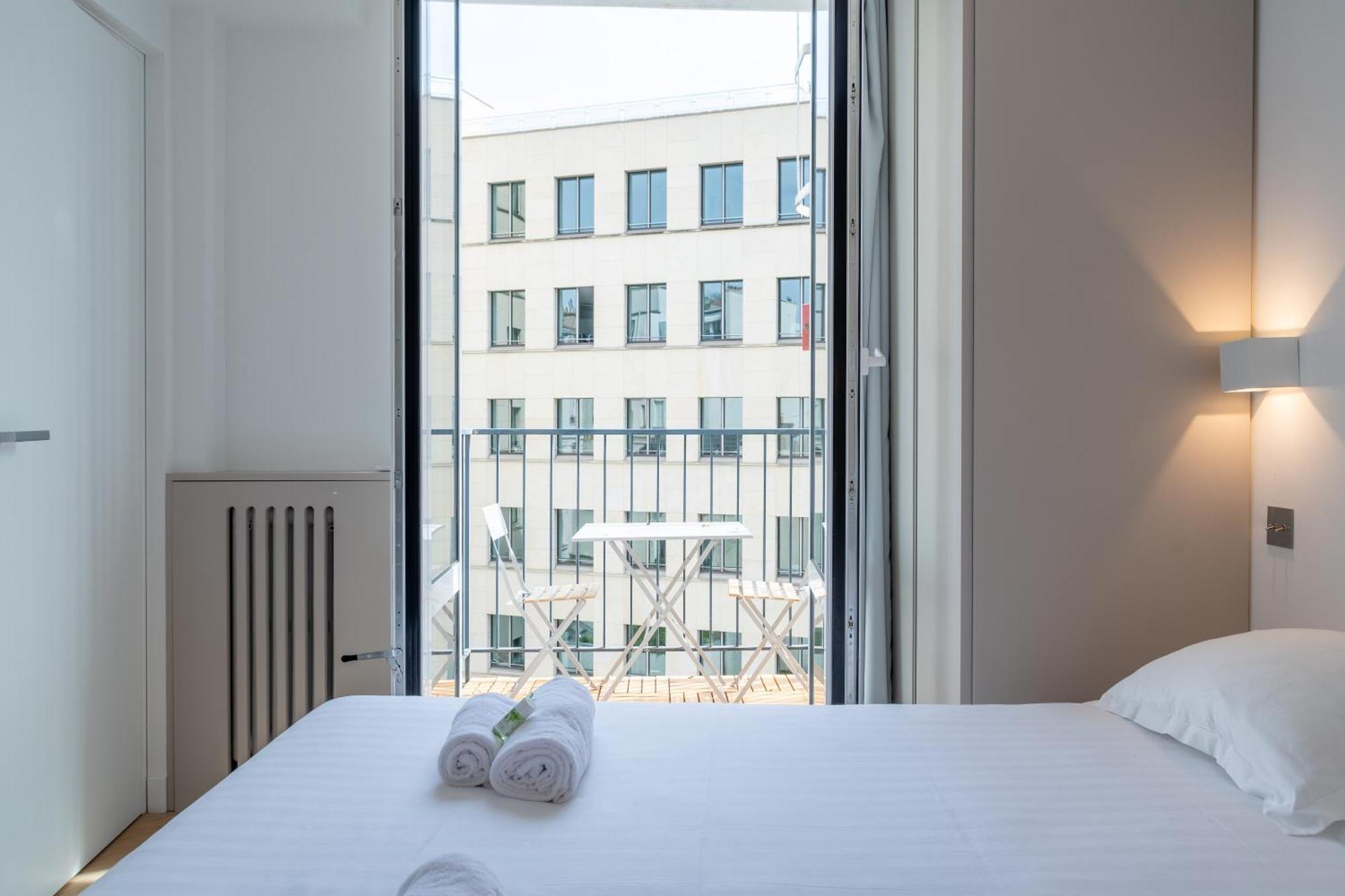 Lavie Maison : A C & Eiffel Tower View Parijs