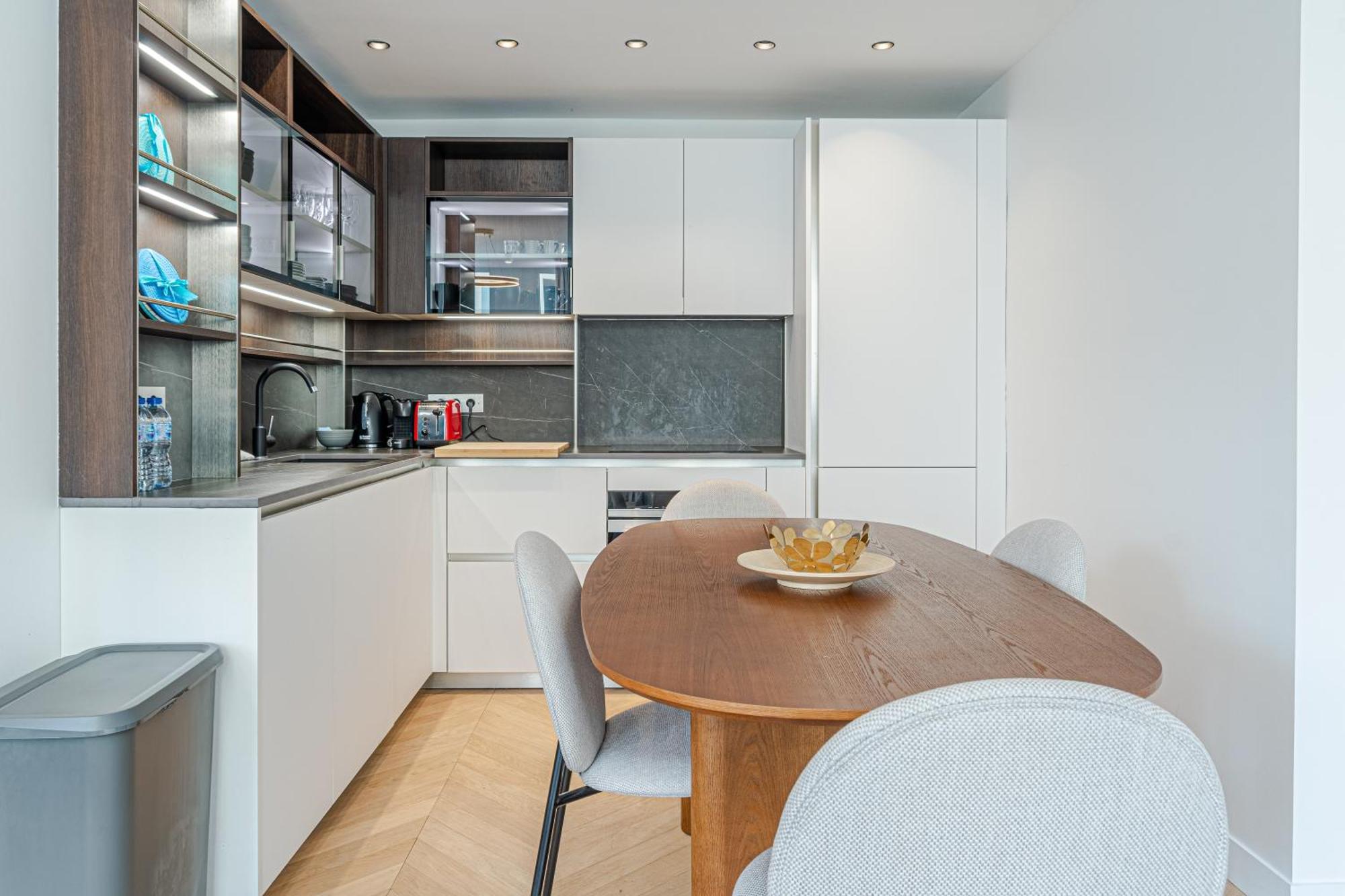 Lavie Maison : A C & Eiffel Tower View Parijs