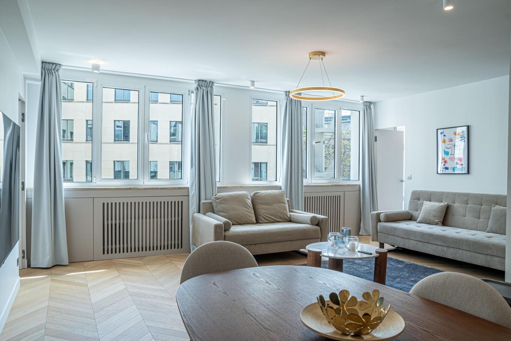 Lavie Maison : A C & Eiffel Tower View Parijs